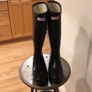 Hunter rain boots size 9 black gloss no buckle